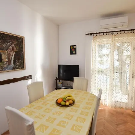 Vlasta Apartment *
